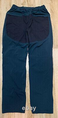 Arcteryx Men's Pants Dark Blue With Black Excellent Condition Sz L
