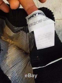 ISSEY MIYAKE Bergdorf Goodman Black Pleated Pants, Size M