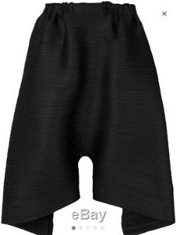 Pleats Please By ISSEY MIYAKE black Pleated Drop Crotch Short Trousers Women/men